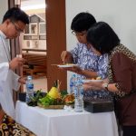 Makan Bersama Rm. Ave dan Drs. Budi Suprapto, MBA., Ph.D. (Dekan FBE UAJY)